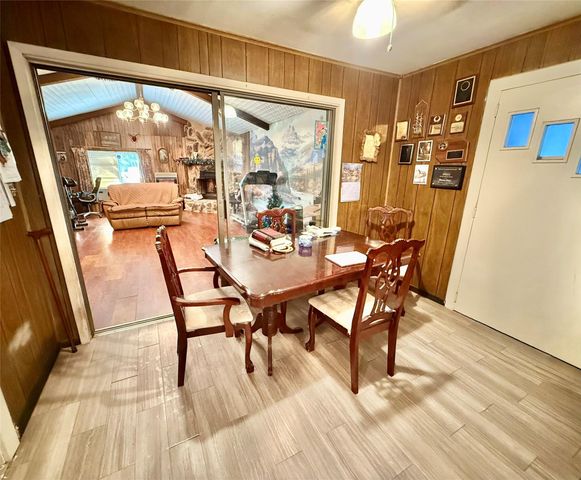 509 Franzen Street, Winnie, TX 77665