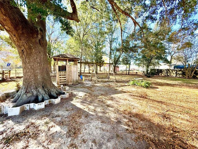 509 Franzen Street, Winnie, TX 77665