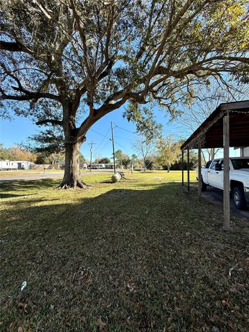 509 Franzen Street, Winnie, TX 77665