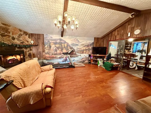 509 Franzen Street, Winnie, TX 77665