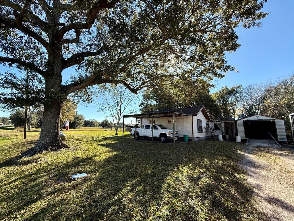 509 Franzen Street, Winnie, TX 77665
