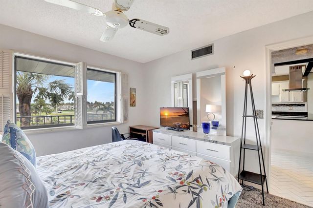 4070 Tivoli Court 307, Lake Worth, FL 33467