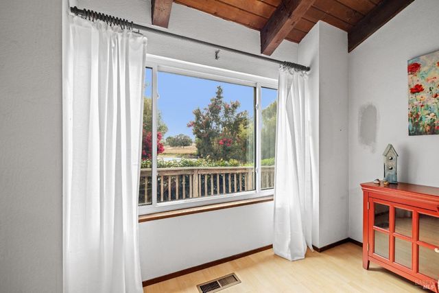 509 Rainsville Rd, Petaluma, CA 94952