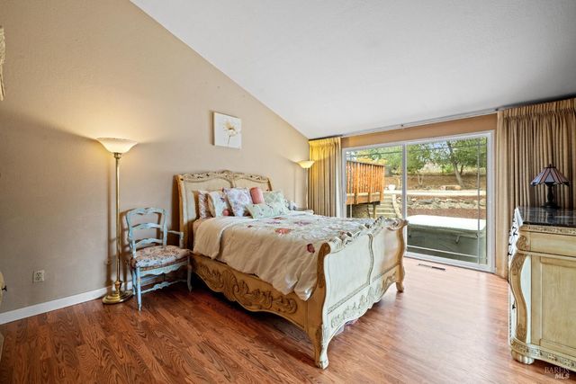 509 Rainsville Rd, Petaluma, CA 94952