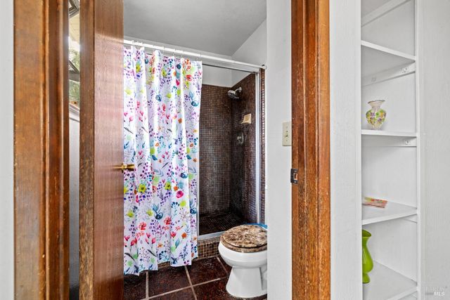 509 Rainsville Rd, Petaluma, CA 94952