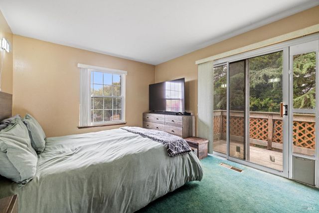 509 Rainsville Rd, Petaluma, CA 94952