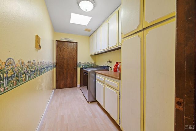 509 Rainsville Rd, Petaluma, CA 94952