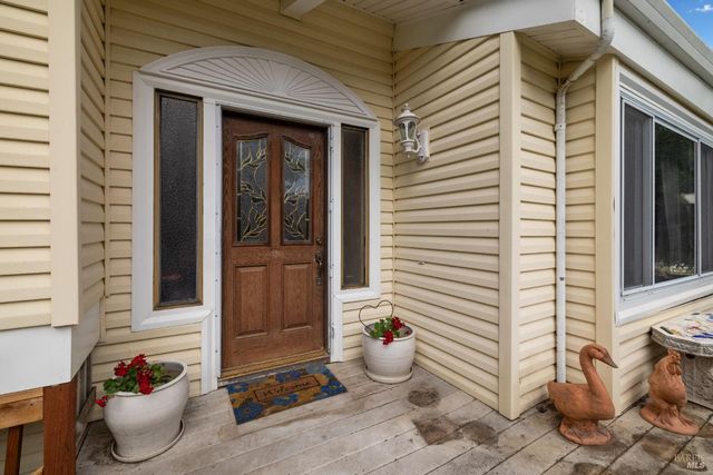 509 Rainsville Rd, Petaluma, CA 94952