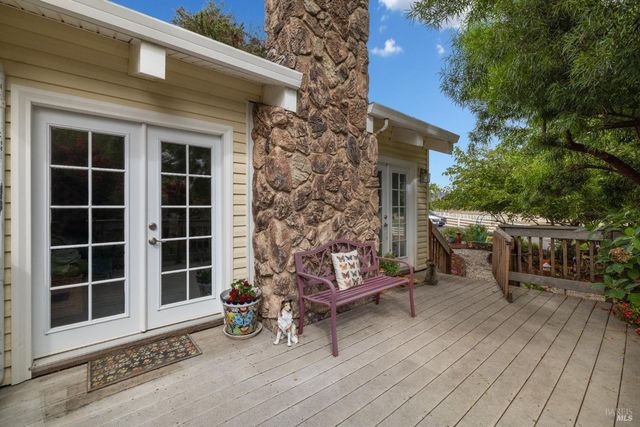 509 Rainsville Rd, Petaluma, CA 94952