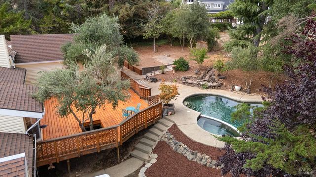 509 Rainsville Rd, Petaluma, CA 94952