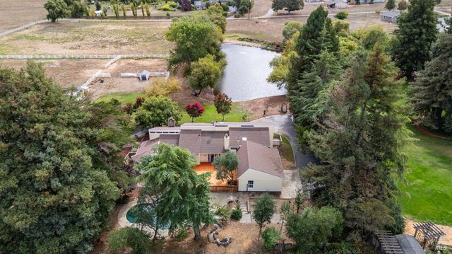 509 Rainsville Rd, Petaluma, CA 94952