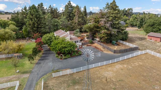 509 Rainsville Rd, Petaluma, CA 94952