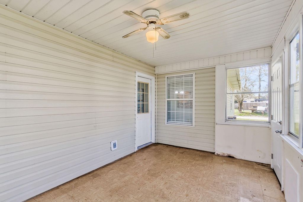 Image 31 of property listing at 101 Hialeah Court, Summerville, SC 29486