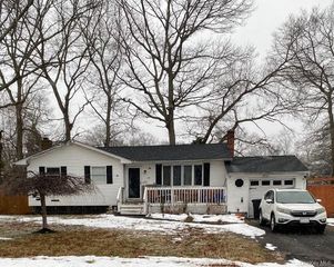 229 Mill Road, Holbrook, NY 11741