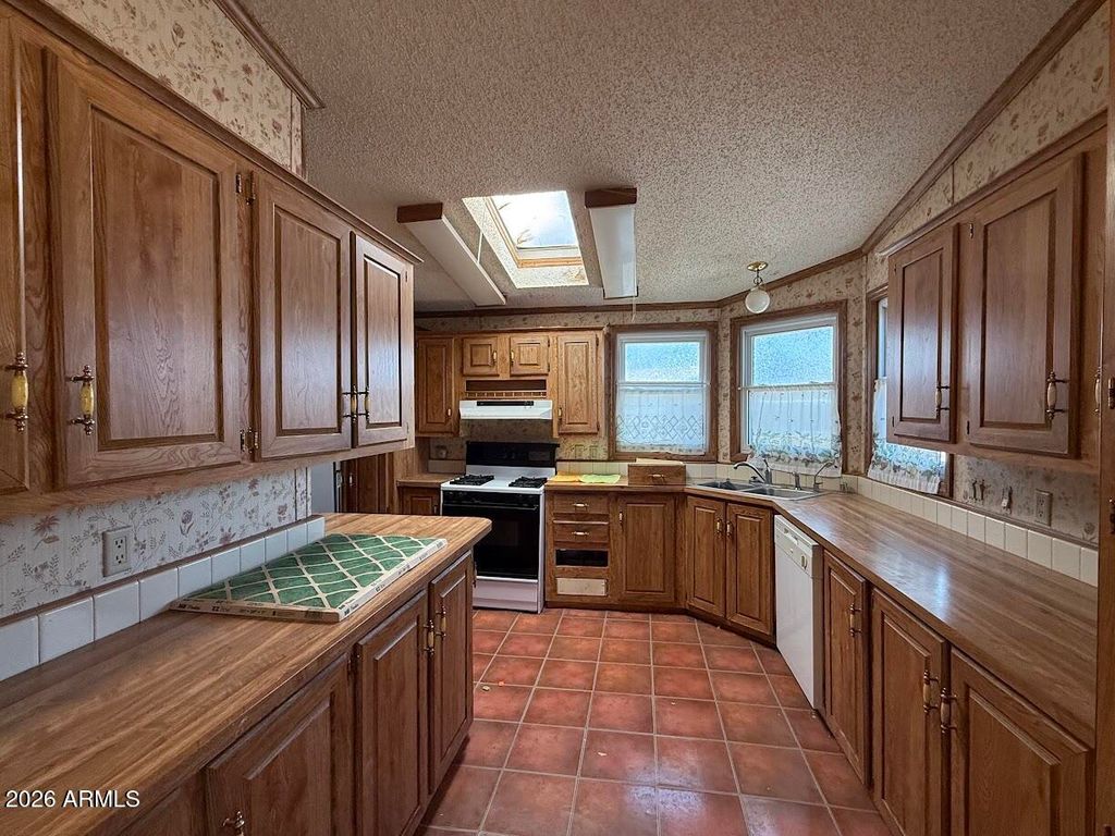 637 S ARNOLD Way, Coolidge, AZ 85128 — photo 2