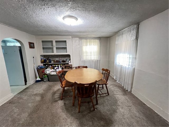 220 Lion Ln, Bridgewater, PA 15009