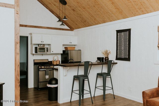 896 Wilderness Rd, Mammoth Cave, KY 42259