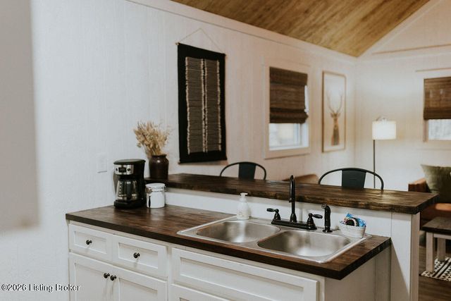 896 Wilderness Rd, Mammoth Cave, KY 42259