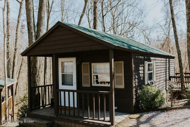 896 Wilderness Rd, Mammoth Cave, KY 42259