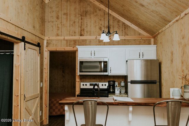 896 Wilderness Rd, Mammoth Cave, KY 42259