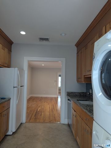19 1st Street 2nd fl Front, Norwalk, CT 06855