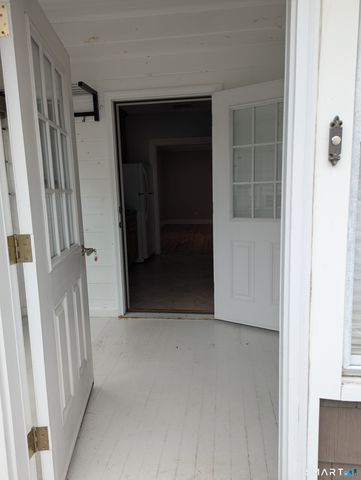 19 1st Street 2nd fl Front, Norwalk, CT 06855