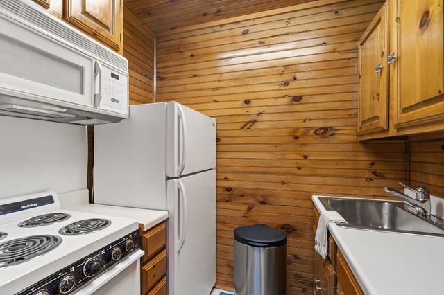 170 Armada Loop, Payne Springs, TX 75156