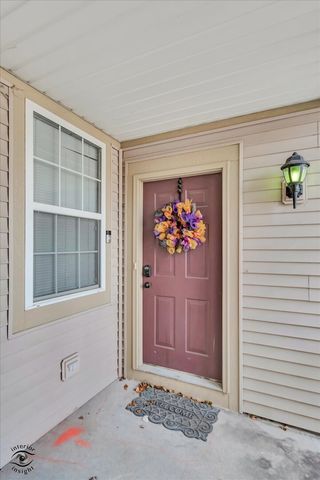 1831 S Wentworth Circle, Romeoville, IL 60446