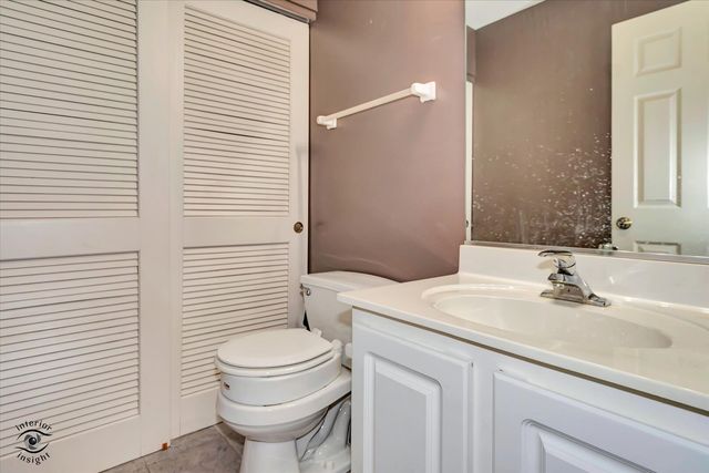 1831 S Wentworth Circle, Romeoville, IL 60446