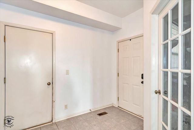 1831 S Wentworth Circle, Romeoville, IL 60446