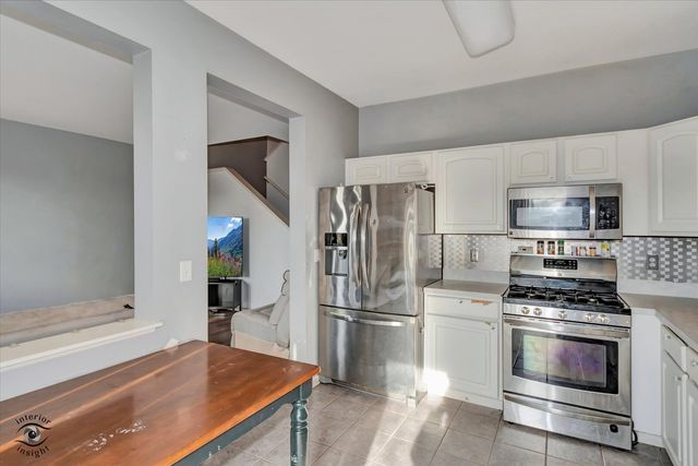 1831 S Wentworth Circle, Romeoville, IL 60446