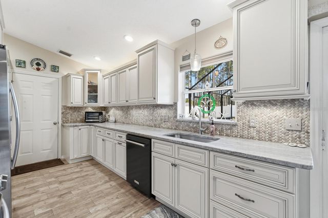 78 BREEZE HILL LANE, Palm Coast, FL 32137