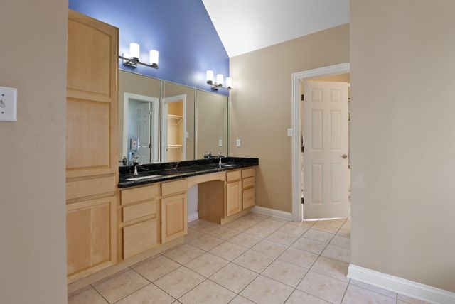 8910 Doubletree Drive S, Crown Point, IN 46307