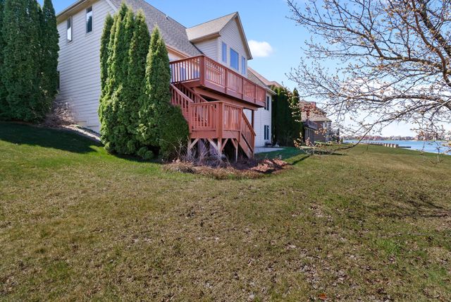 8910 Doubletree Drive S, Crown Point, IN 46307