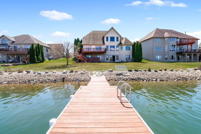 8910 Doubletree Drive S, Crown Point, IN 46307