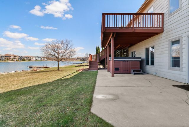 8910 Doubletree Drive S, Crown Point, IN 46307