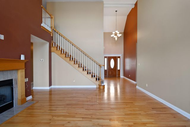 8910 Doubletree Drive S, Crown Point, IN 46307