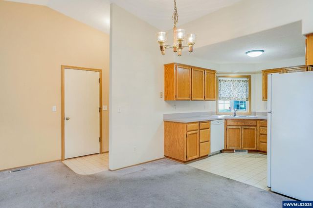 2435 Connemara Ct SE, Salem, OR 97317
