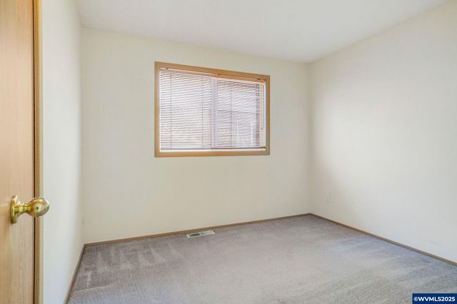 2435 Connemara Ct SE, Salem, OR 97317