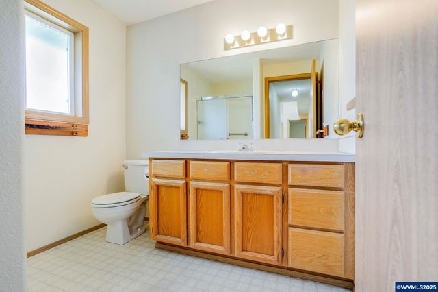 2435 Connemara Ct SE, Salem, OR 97317