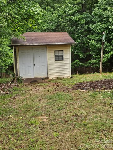 157 Dogwood Circle, New London, NC 28127