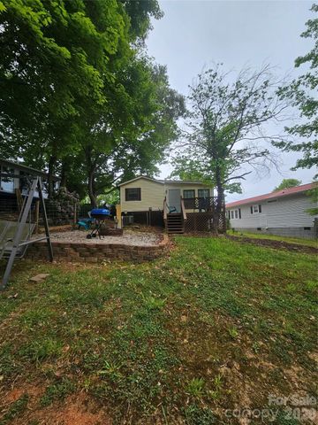 157 Dogwood Circle, New London, NC 28127