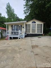 157 Dogwood Circle, New London, NC 28127
