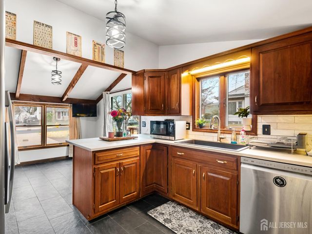 343 Woodside Avenue, Hamilton, NJ 08610