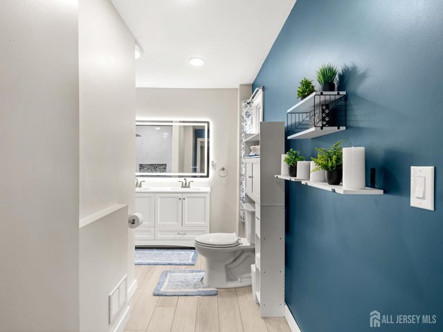 343 Woodside Avenue, Hamilton, NJ 08610