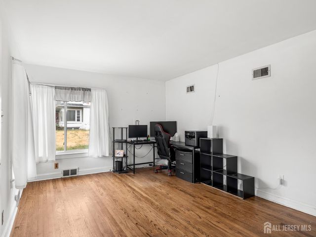 343 Woodside Avenue, Hamilton, NJ 08610