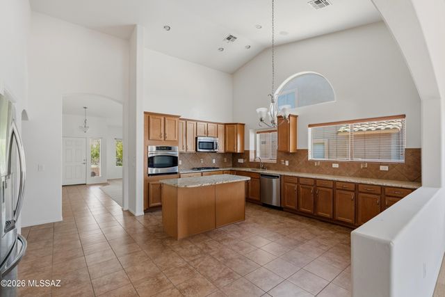 677 W Pizzicato Lane, Oro Valley, AZ 85737
