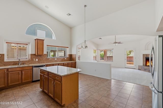 677 W Pizzicato Lane, Oro Valley, AZ 85737