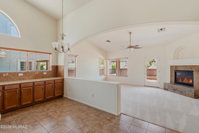 677 W Pizzicato Lane, Oro Valley, AZ 85737