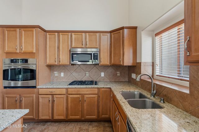 677 W Pizzicato Lane, Oro Valley, AZ 85737